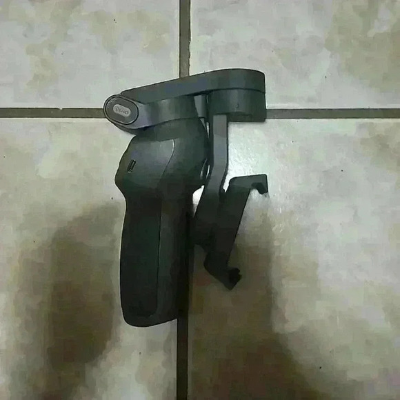 DJI OSMO SMARTPHONE STABILIZER GIMBAL - Picture 2 of 4